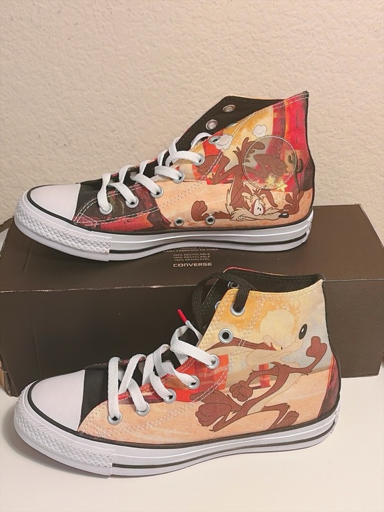 Converse Shoes - Converse x Looney Tunes Chuck Taylor All Star High Top Shoes W7 New No Full Box